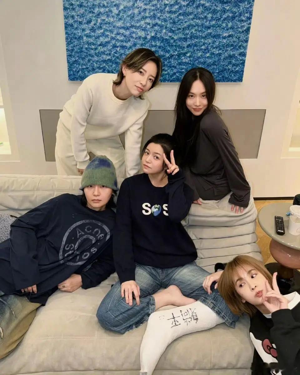 陈妍希这么乐观做什么都会成功的先是离婚，再是翻红，人生的大起大落来的太快，原本今