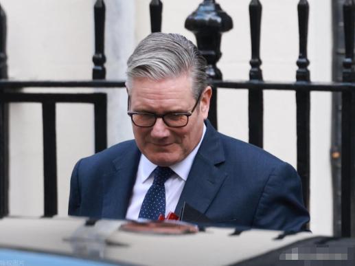 英国首相斯塔默到达北京前，先给中国一个“下马威”，他宣布推迟了中国在英国建风电工