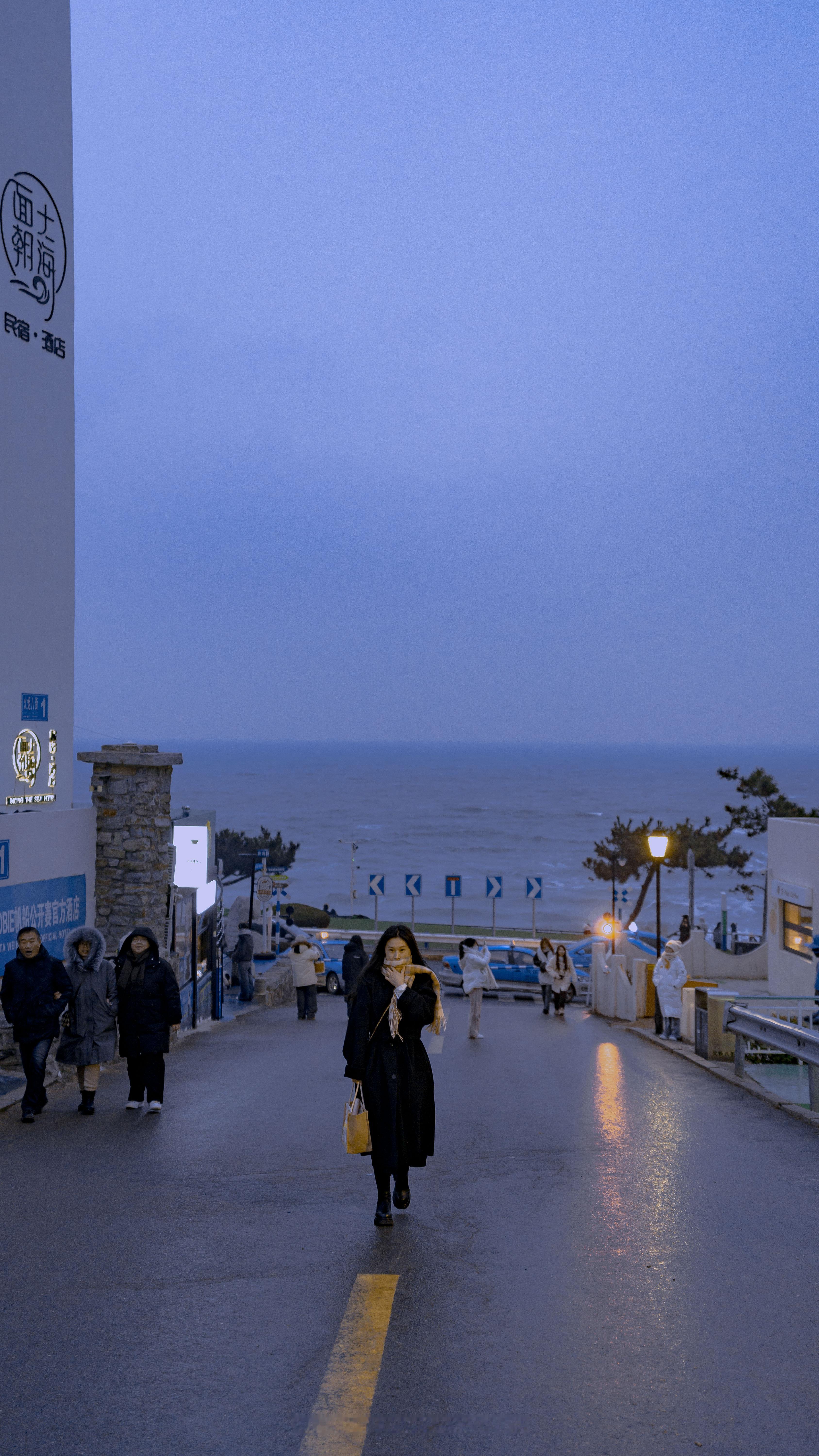 有海的城市，好像会浪漫一点。 📍蓝调💙威海#转发接龙开新年##宝藏摄影博主推
