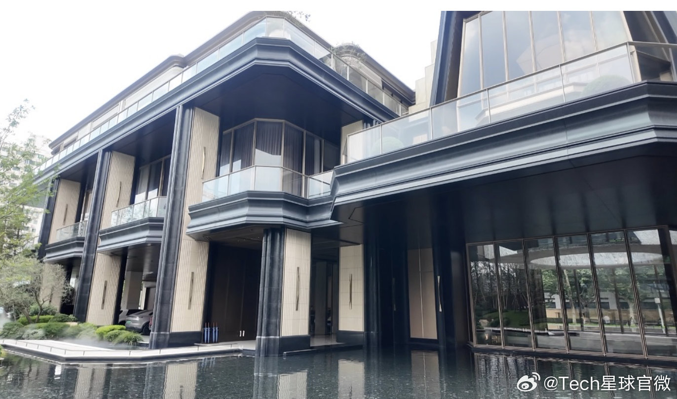 【上海核心豪宅市场强势回温】上海豪宅一分钟狂卖一个亿 近日，上海 “全国地王” 