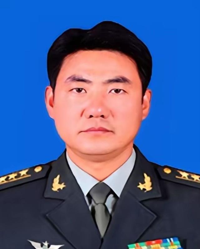 全军上下都憋着一股劲儿，咬牙切齿地喊：“踏平朱日和，活捉满广志！” 

这话听着