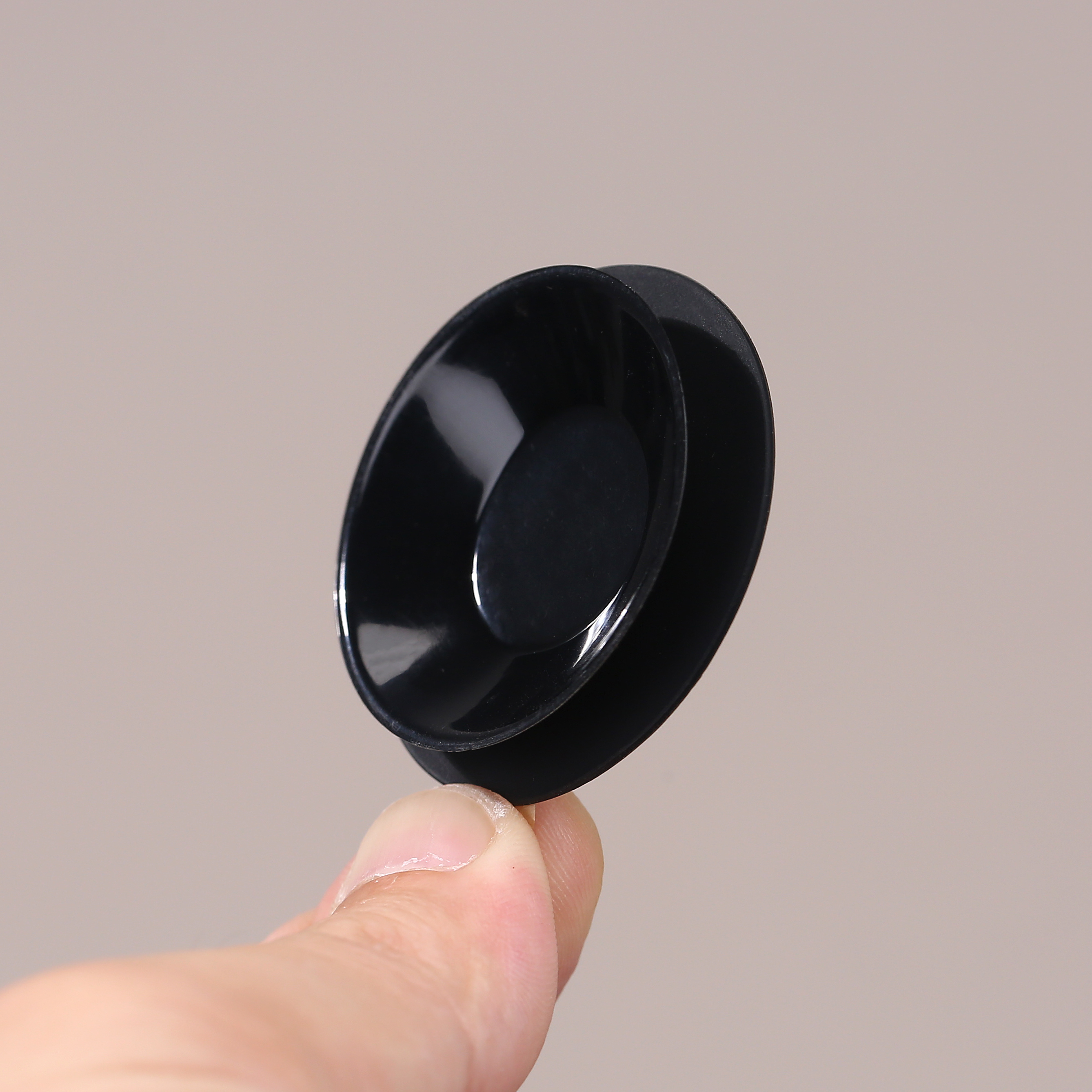 之前有铁铁说爆哥别折腾这个玩意了，没啥意思。我说这个小吸盘别小看，价值百万。我这