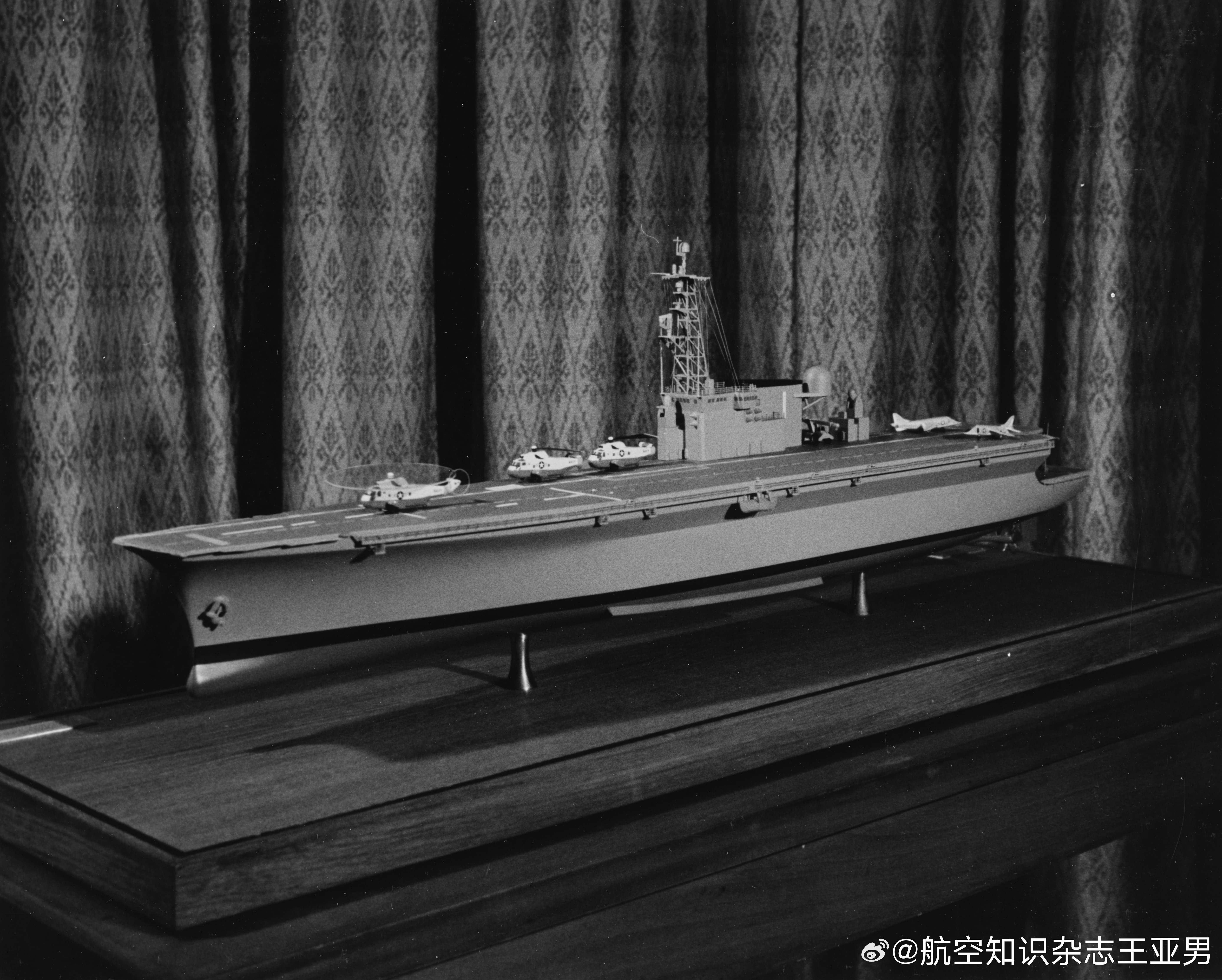 20世纪70年代美国海军提出的“海洋控制舰”（SCS）概念模型。这一概念最初源于