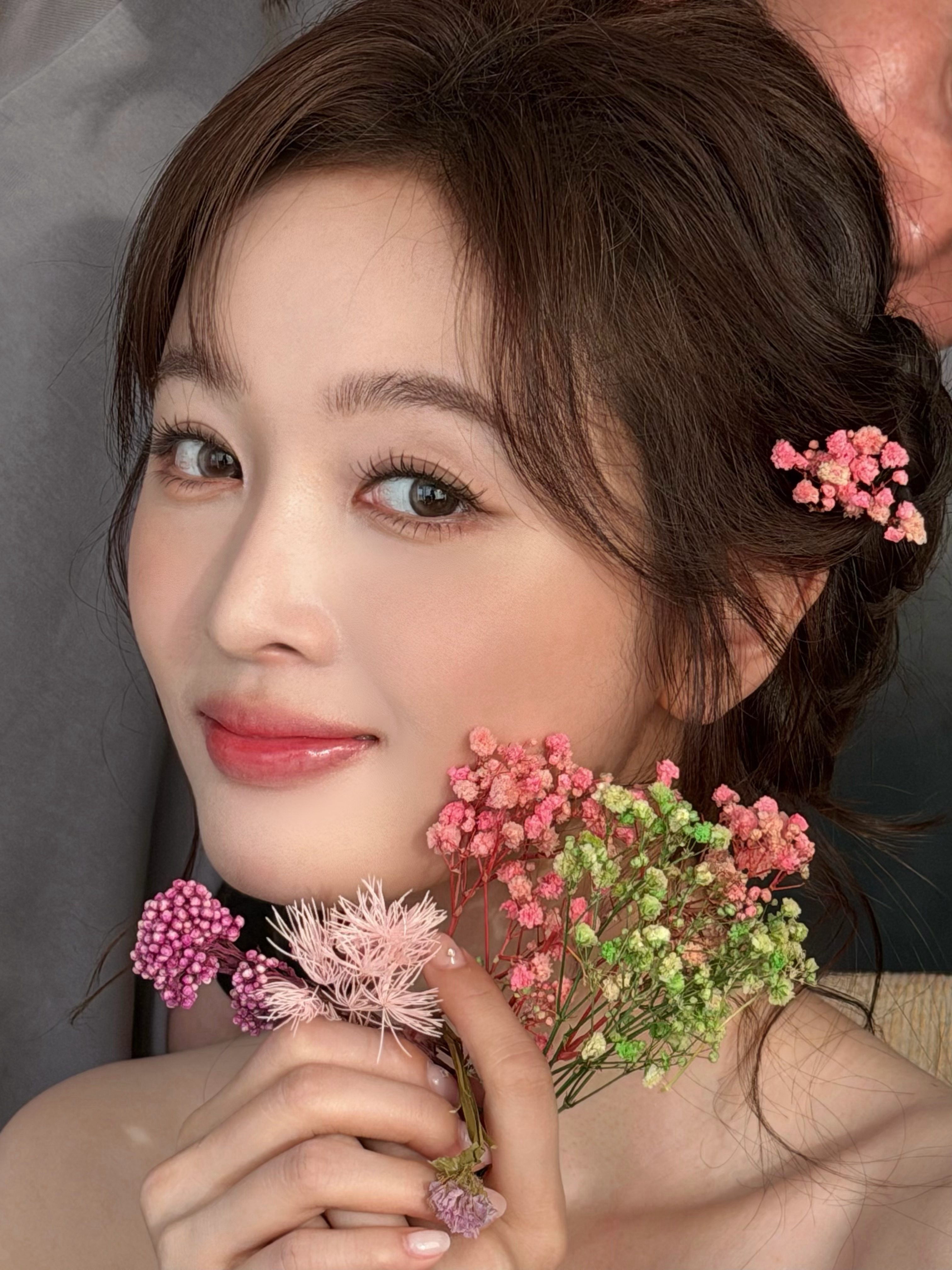 吴宣仪wxy海南岛国际电影节 把化妆师发的这一组live图存一存