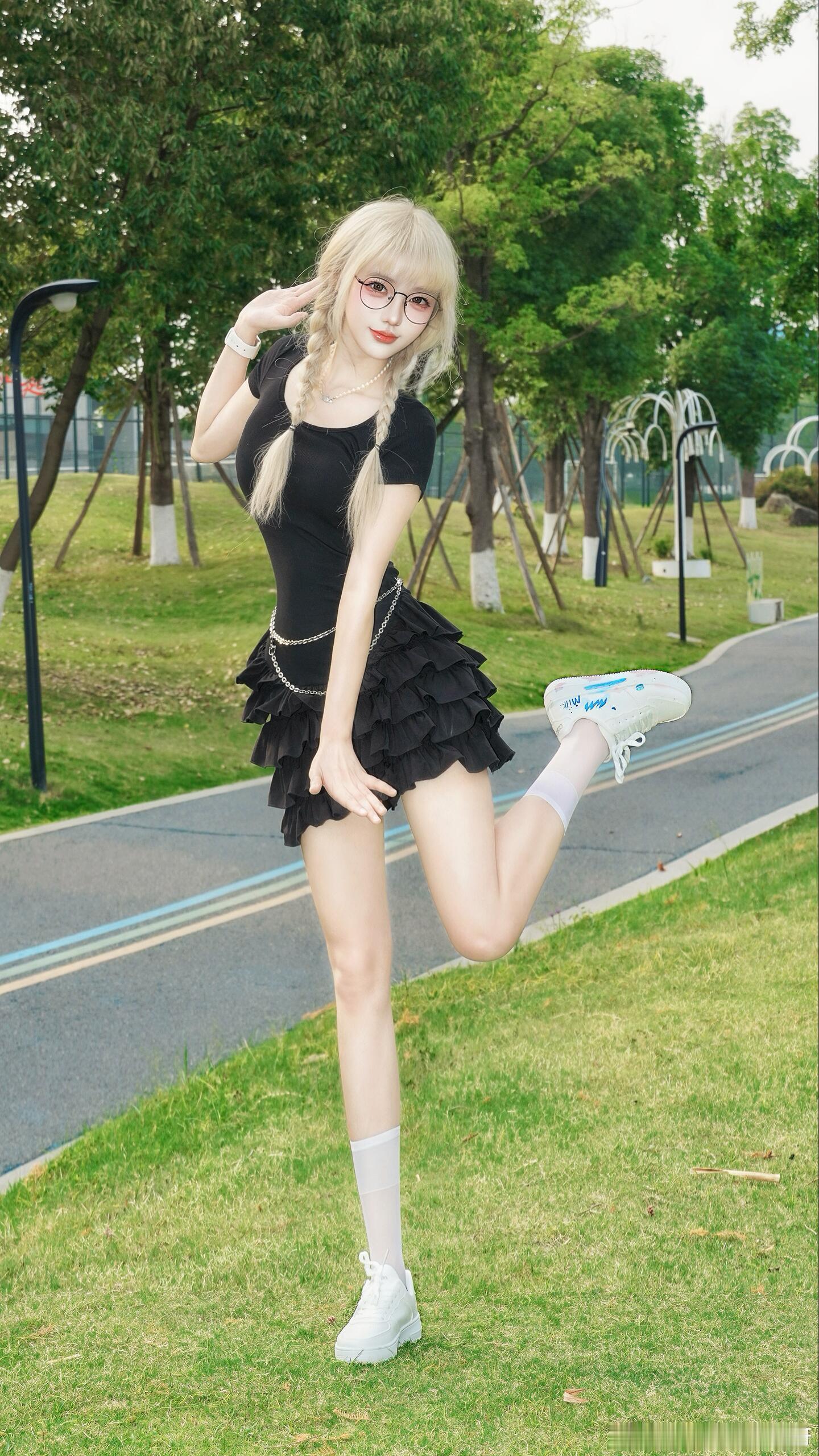 白袜小白鞋，藏着少女的小温柔 