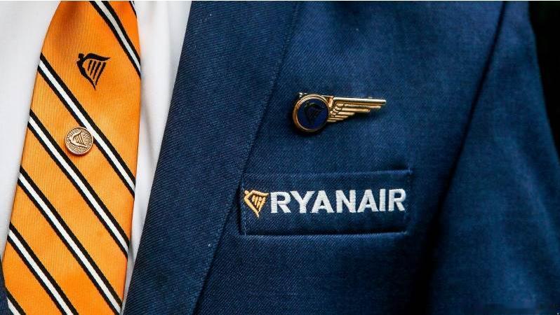 马斯克戏言收购瑞安航空 并发起投票征询网友意见
世界首富埃隆·马斯克周一在社交平