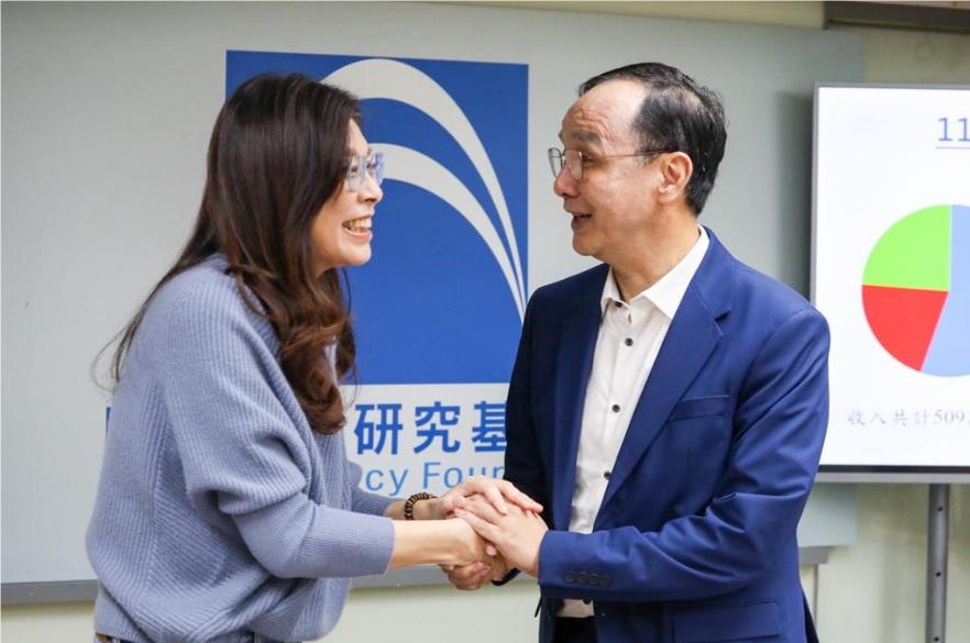 卢秀燕、朱立伦系喊话9000亿军购  国民党中央：这不是喊价比赛！

针对美国方