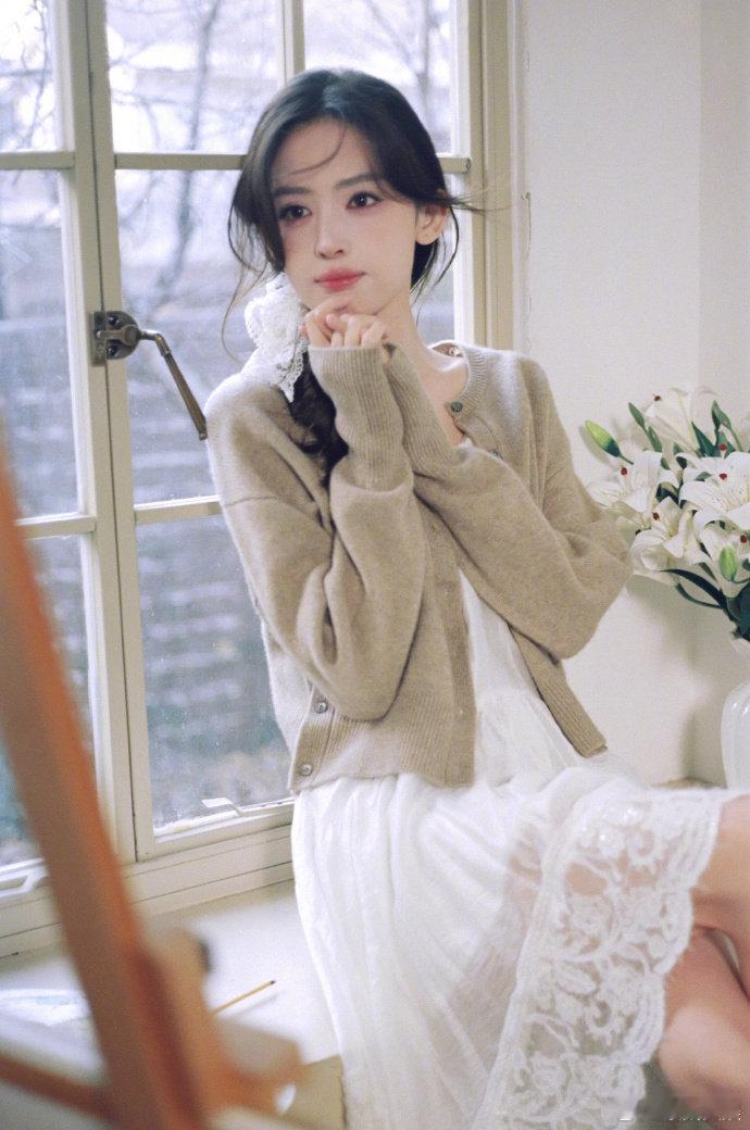 娜扎头像大户上新娜扎头像大户上新直接戳中审美，各种造型美到失语，九宫格装不下的美