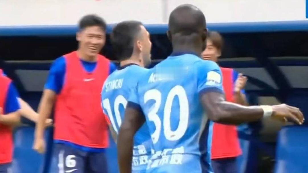 大连英博1-0辽宁铁人，暂升中超第二！
主客场双杀，笑傲德比！

北京时间8月8