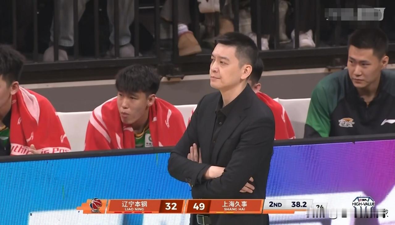 我强烈建议辽宁本钢主帅杨鸣就地辞职！在今天辽宁本钢主场迎战上海久事的焦点战中，当