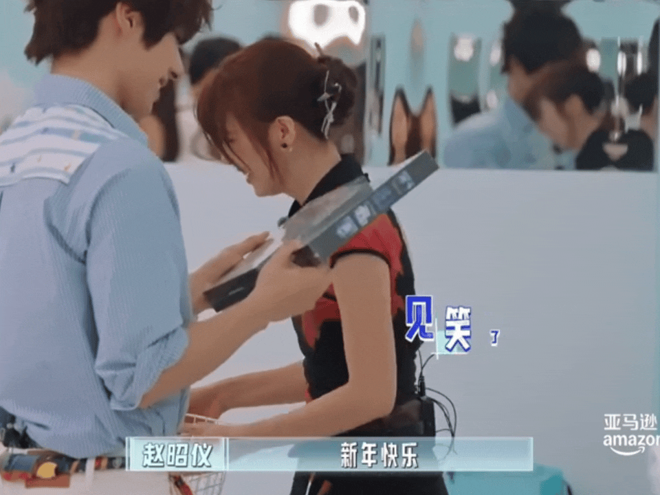 赵昭仪嘴都累白了伦敦合伙人赵昭仪的状态肉眼可见地在下滑，她需要歇一歇了 ​​​