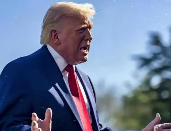 恍然大悟！特朗普的中东骗局被戳穿，炸伊朗、逼谈判全是演戏，真正目标藏不住了
 