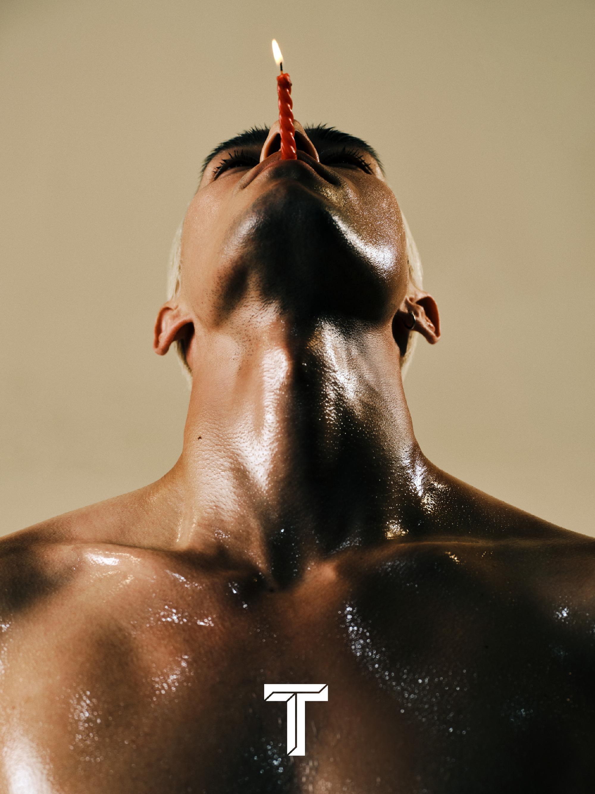 米卡TStyle二月封面不借助舞台，不通过音乐，也不依赖造型。身体就是内容。镜头