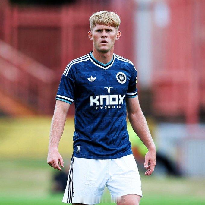 LW当被问及刘易斯·霍尔转会曼联是否已经结束时：“可能吧，是的。纽卡斯尔在暗示他