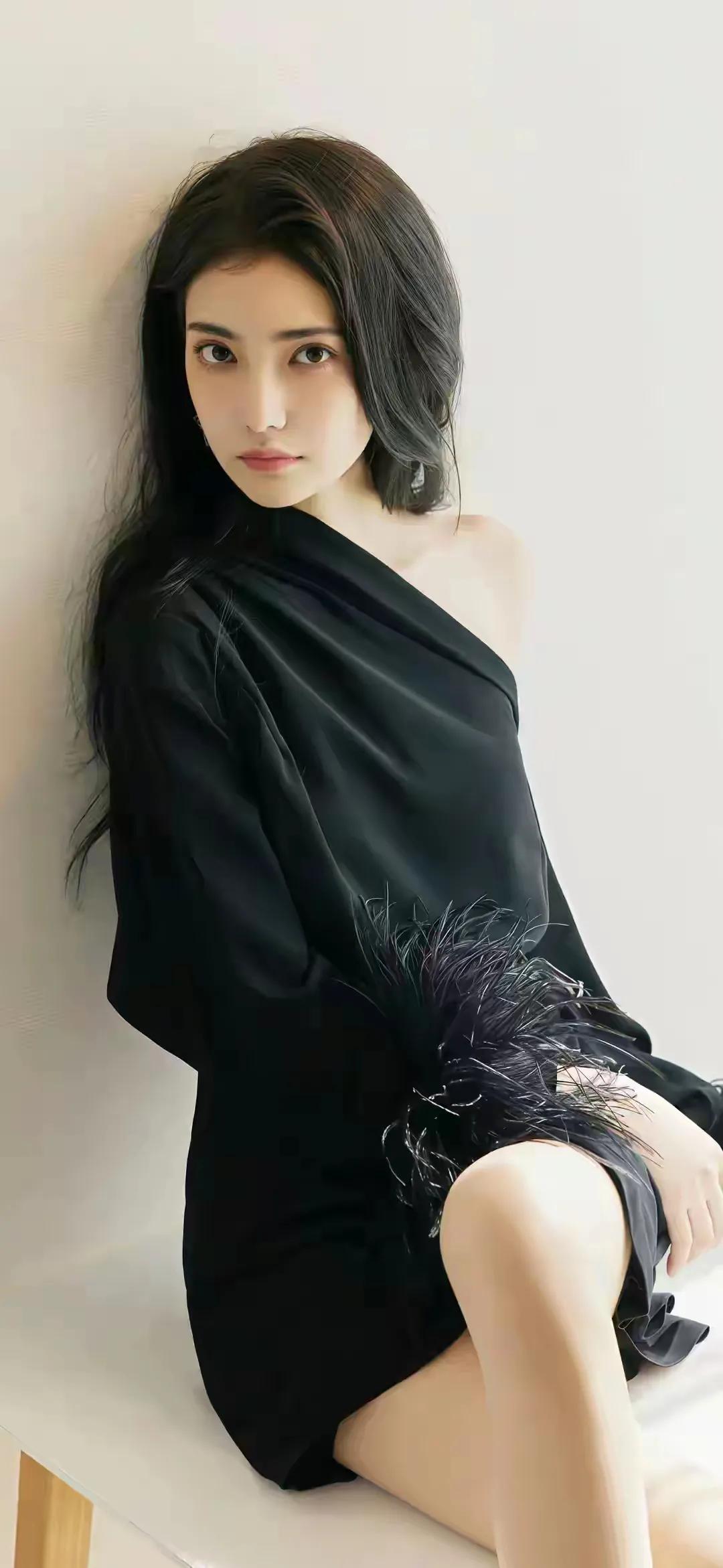 清晨起来，最好的问候语是什么早晨第一句祝福 有哪个美女是让你一见钟情的 为什么中