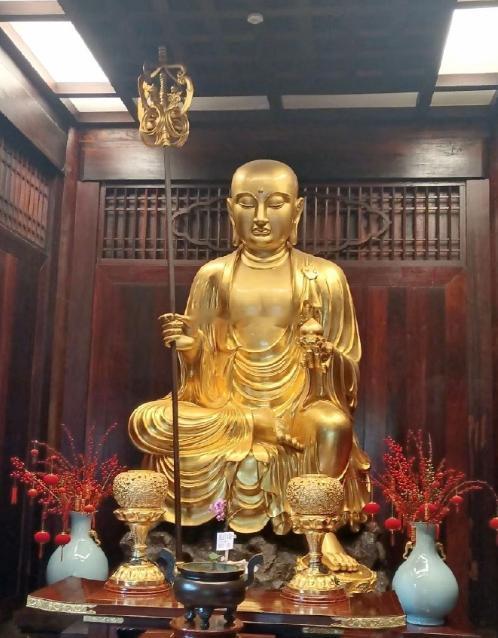 礼赞地藏王菩萨，南无大愿地藏王菩萨！感恩，愿业障消除，福慧增长，远离一切苦厄！ 