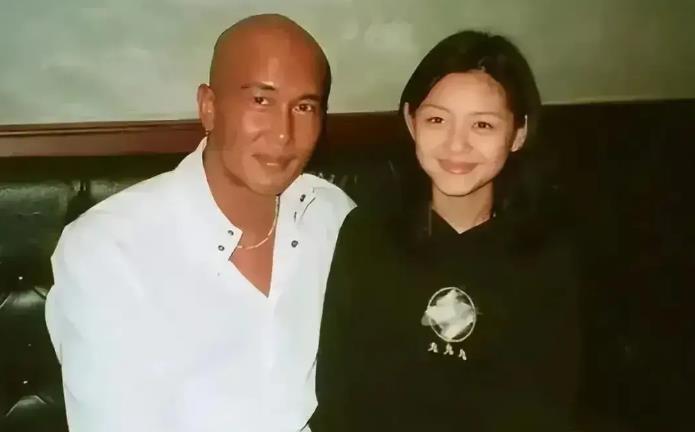 具俊晔出面辟谣婚变，演出时放与妻子大S合影，欧巴的爱热烈深沉
具俊晔社交账号突然