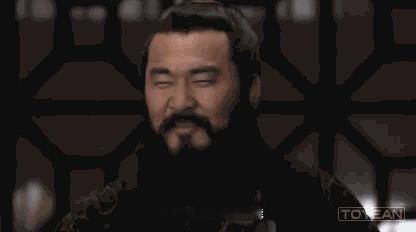 我两个同事在那聊天，一个人的闺女初一1米66，另一个的闺女五年级，1米63，俩人