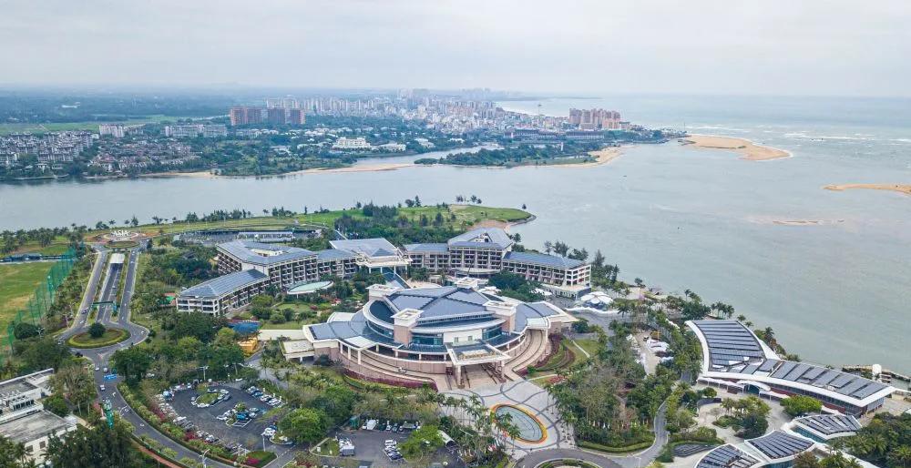 家人们，这周财经圈要炸锅！油价暴涨、房贷降息推迟、日本通胀要反转，还有博鳌论坛藏