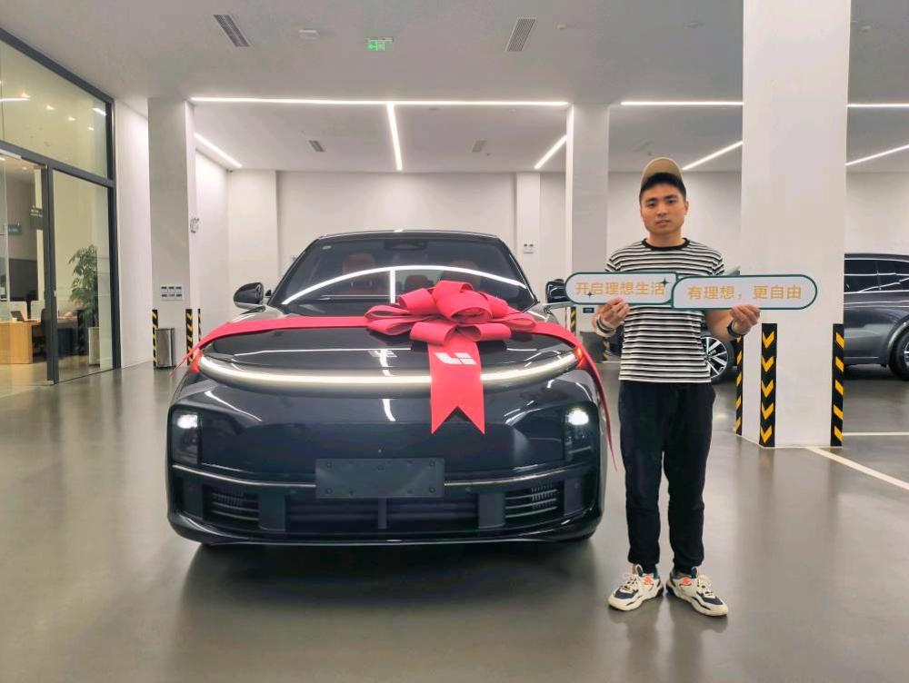买理想汽车，品理想人生！#理想l7 #提车大吉 #人生第一辆车