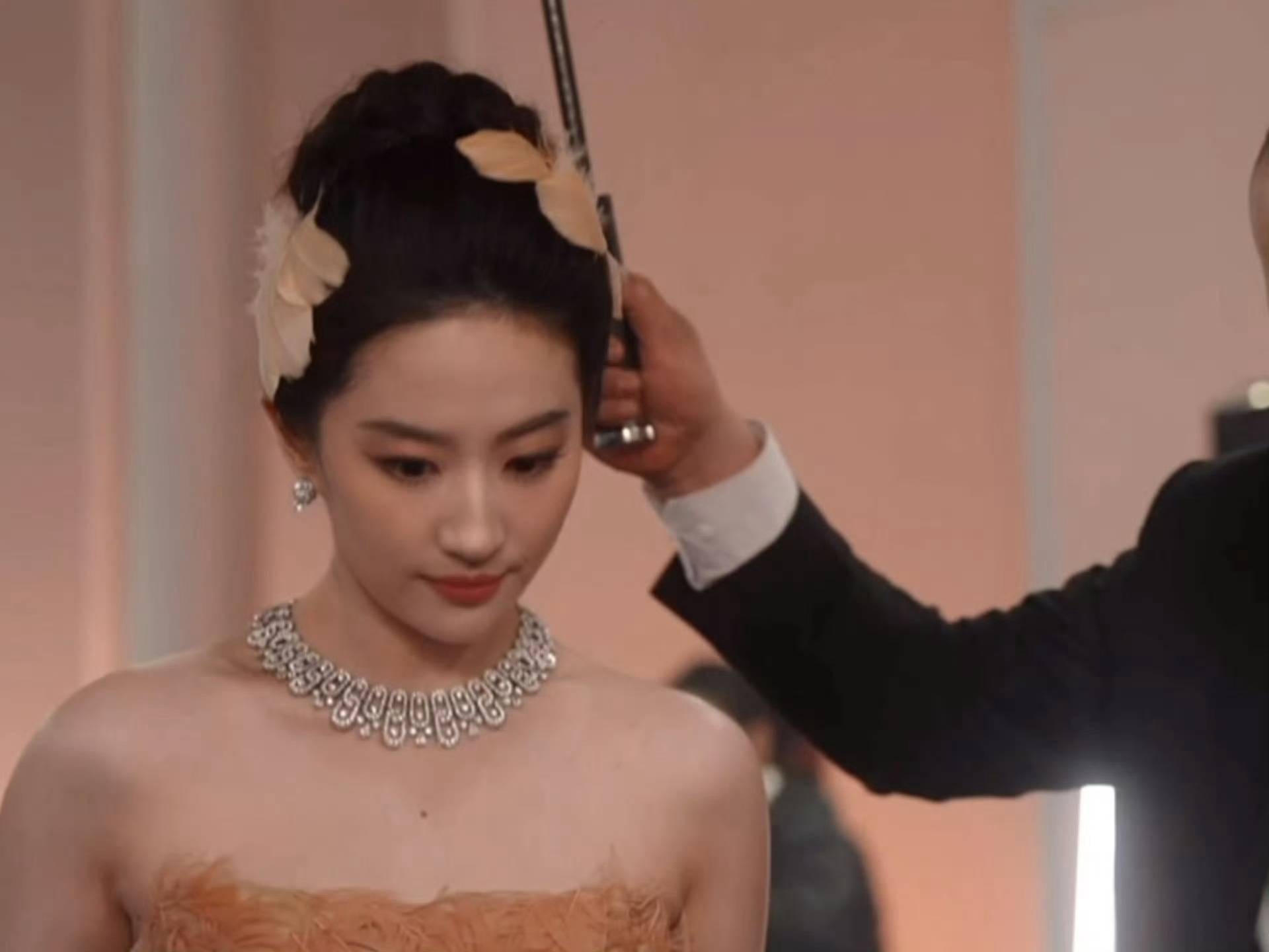 刘亦菲压轴大地之母，凤凰真神，vogue红毯福气，有刘亦菲在刘亦菲 凤凰神女 ​