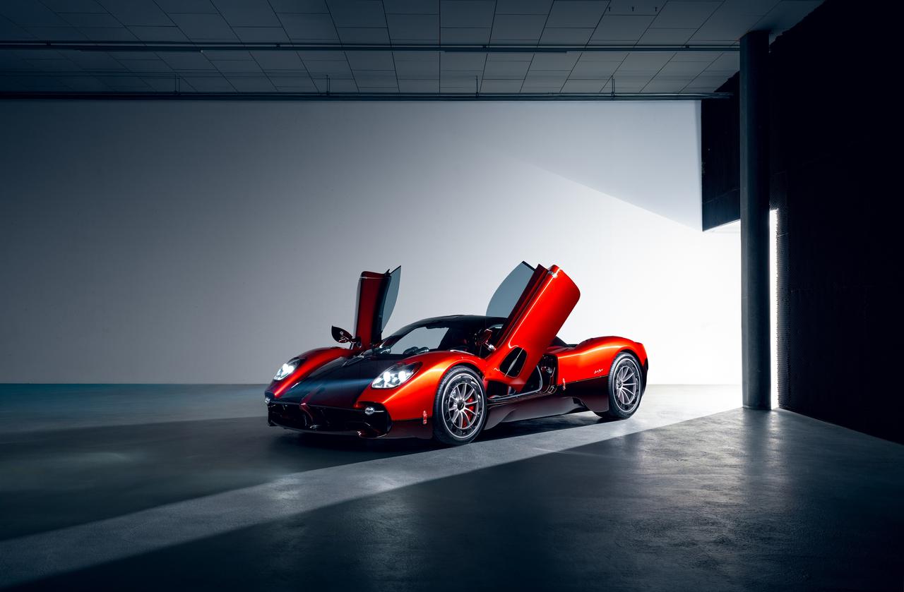 Pagani Utopia

搭载 6.0L AMG V12 发动机
864 马