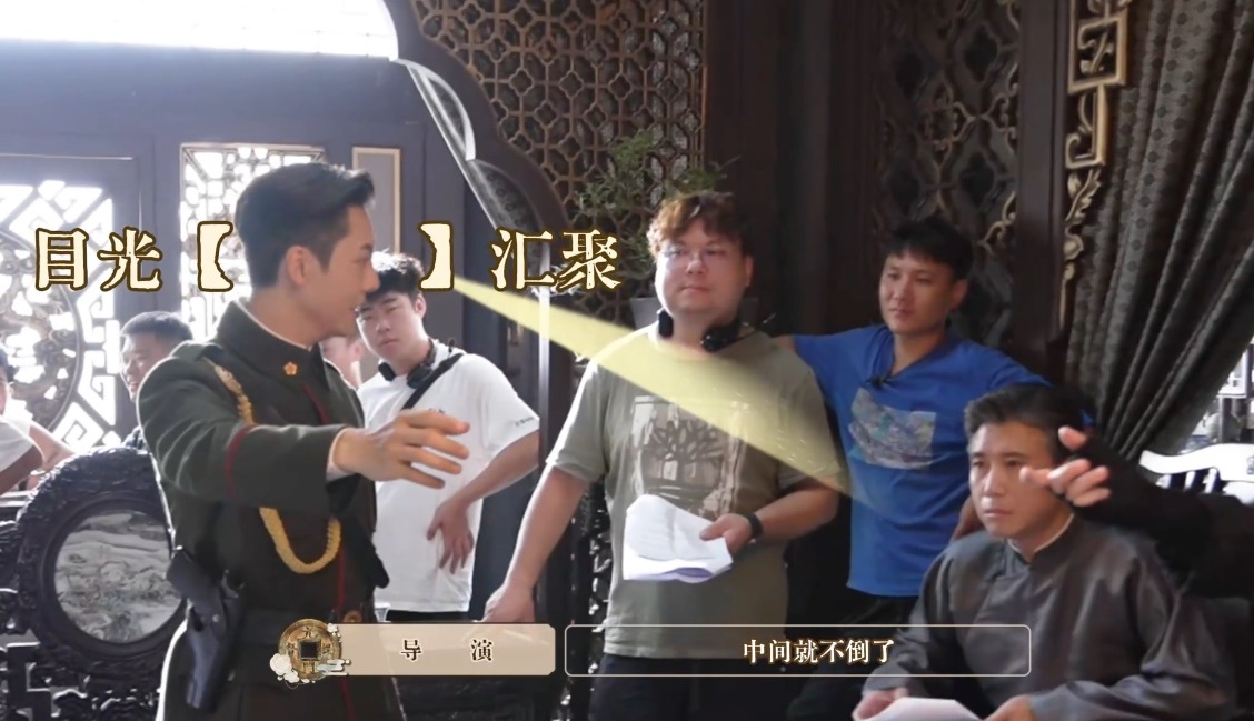 陈伟霆陈伟霆九门片场好欢乐 原来九门 中的social达人竟然是张大佛爷！你笑的