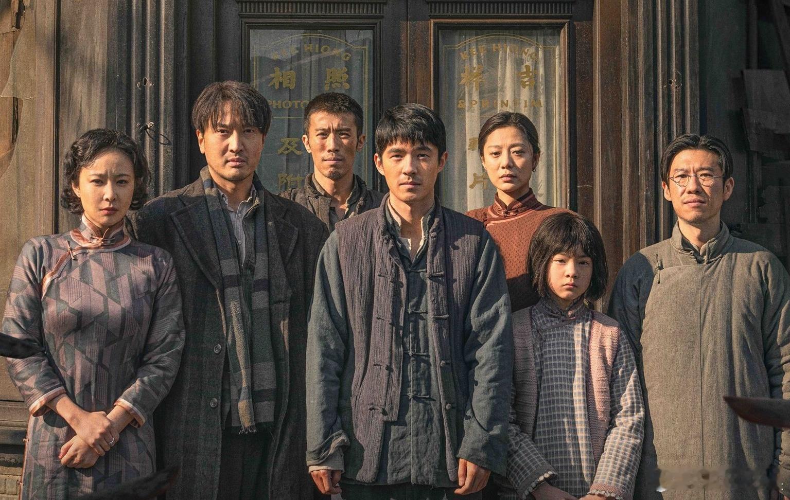 《南京照相馆》做对了什么？很简单的一句话：该拍的拍了，不该拍的没有拍。南京照相馆