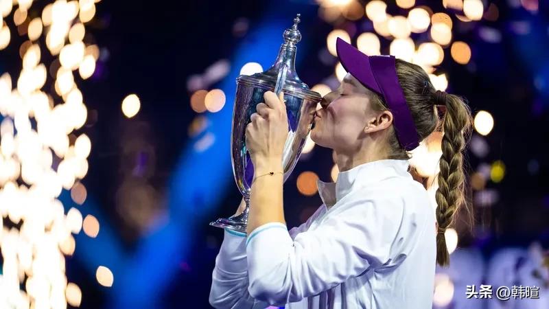 成功赢得自己的首个年终总决赛女单冠军之后，莱巴金娜也成为首位赢得年终总决赛女单冠