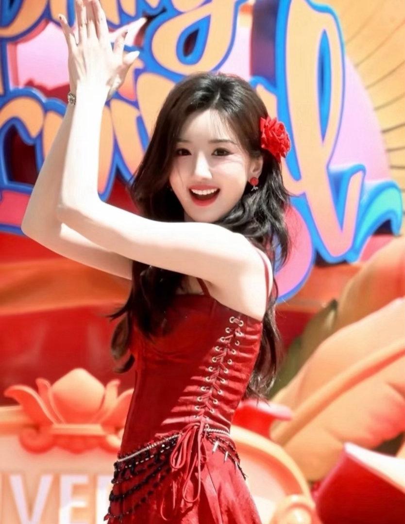 毛晓彤凌晨现身医美诊所，火速回应晒报告太圈粉
 
4月24日凌晨，毛晓彤凌晨从医