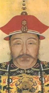 1608 年，努尔哈赤将 14 岁的女儿穆库什，嫁给了政敌布占泰。怀孕的穆库什被