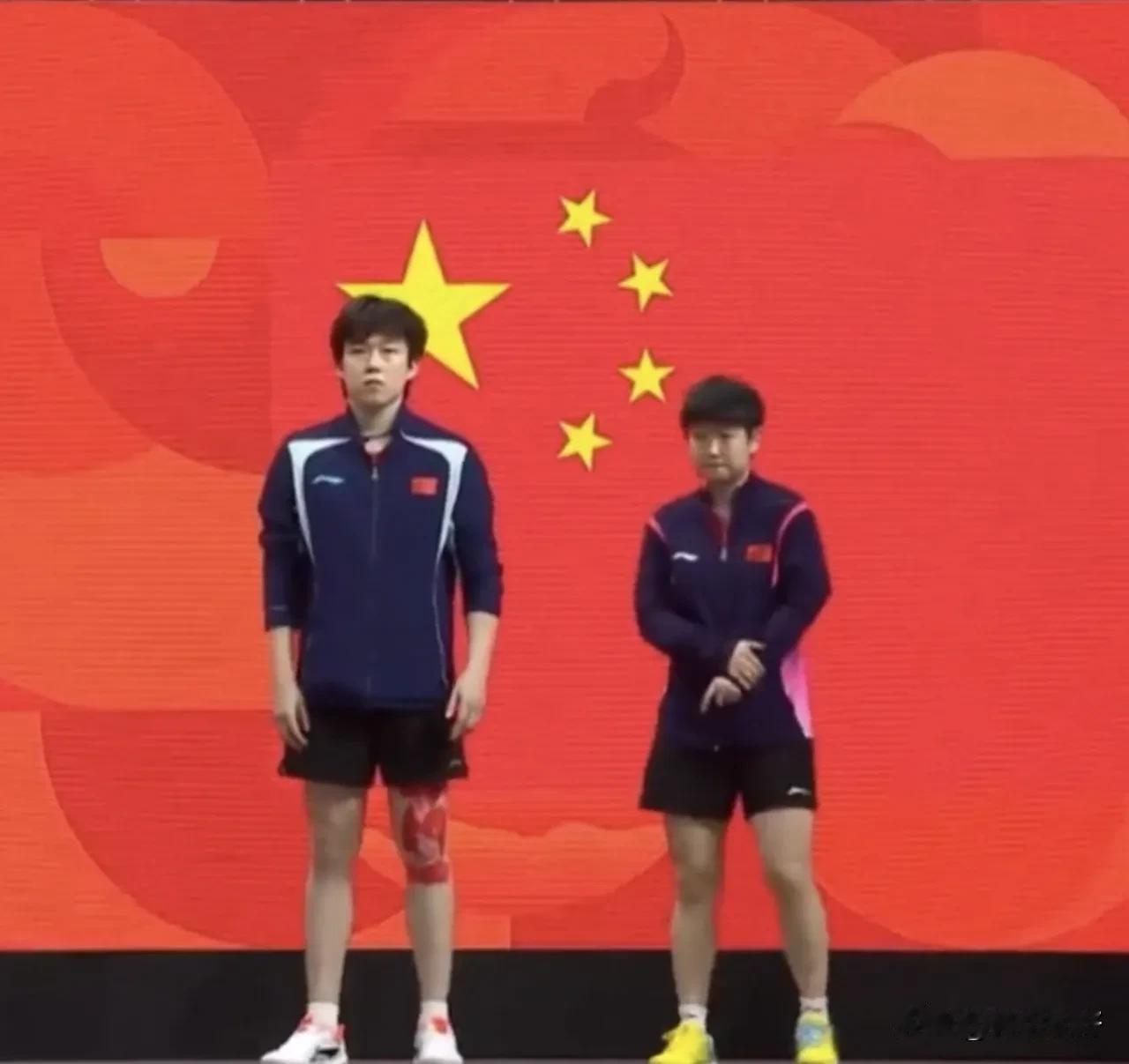 名古屋亚运会男团和混双都已结束，两项赛事，王楚钦都摘得银牌。男团结束后，在接受采