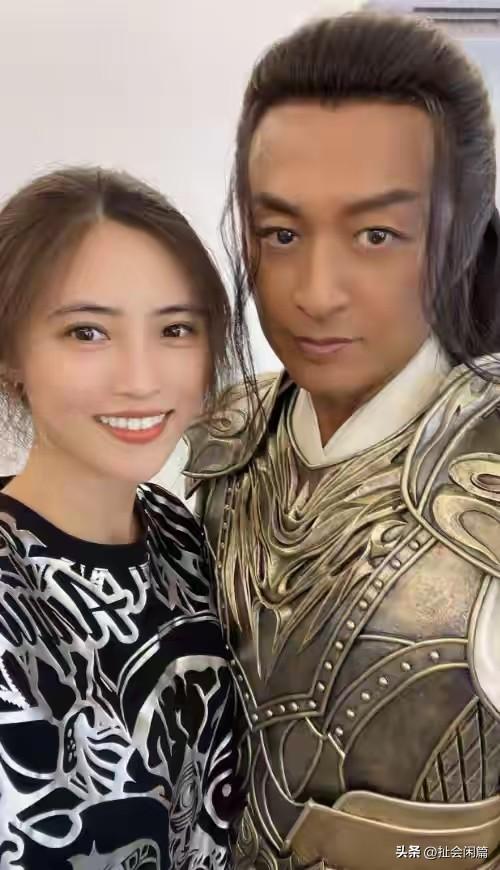 前任和现任互相较劲，马景涛夹在中间处境尴尬！

马景涛的现任小女友，在直播间公然