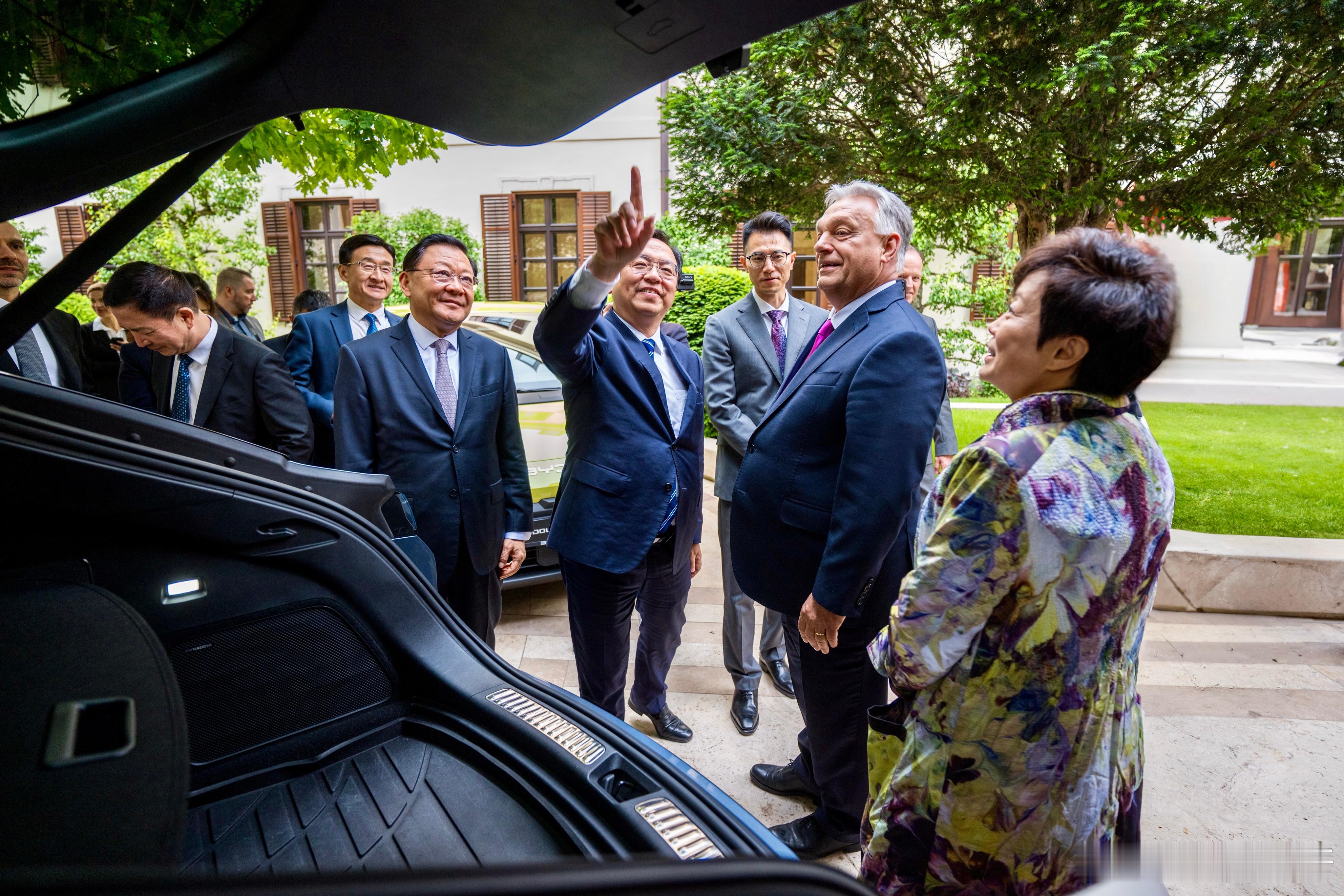 新能源巨无霸即将建设全新总部。当地时间2025年5月15日，比亚迪在匈牙利布达佩