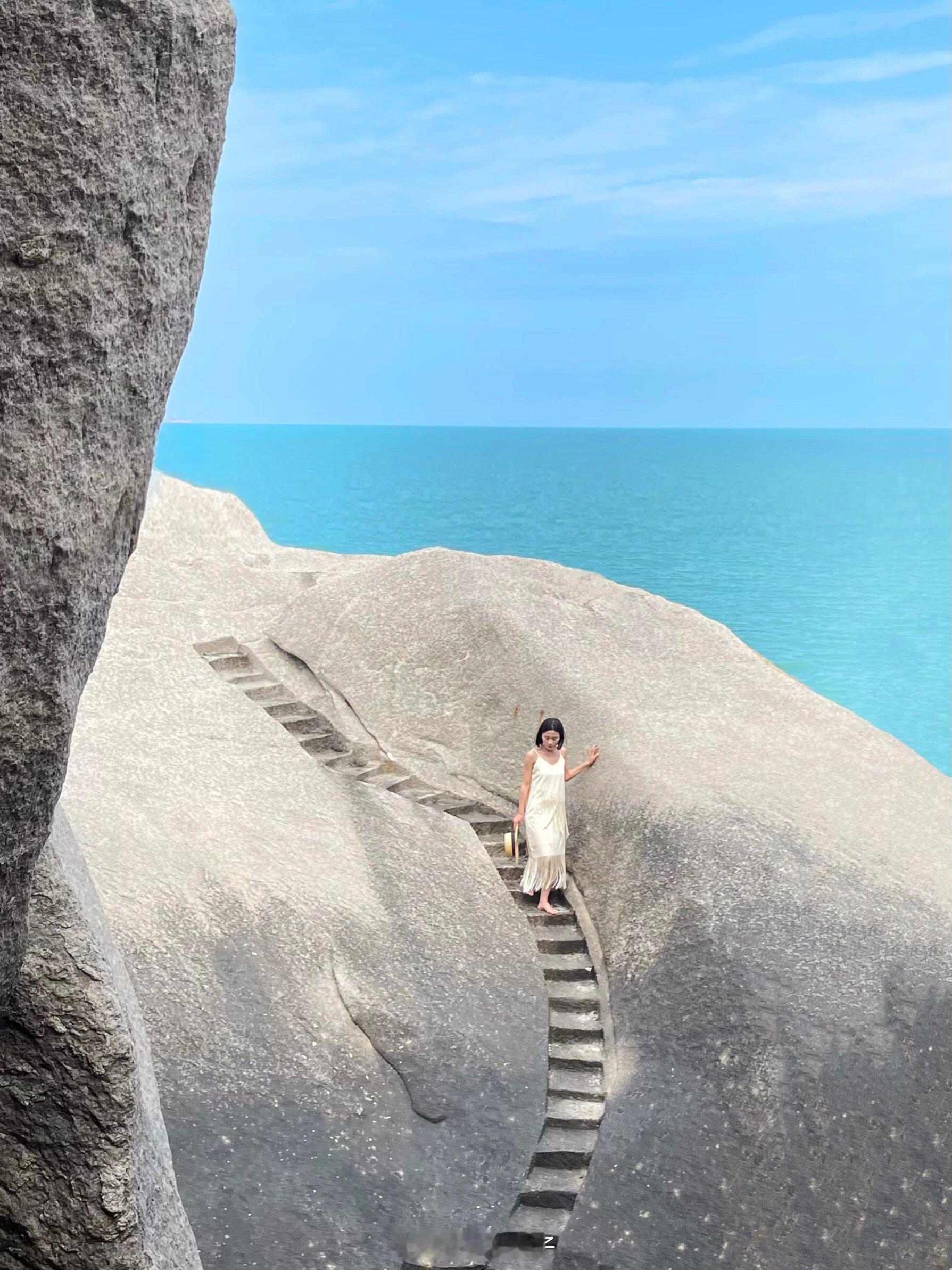 通往大海的石梯，是这个岛屿的浪漫～||湄洲岛位于福建莆田🏝得坐船前往航程15分