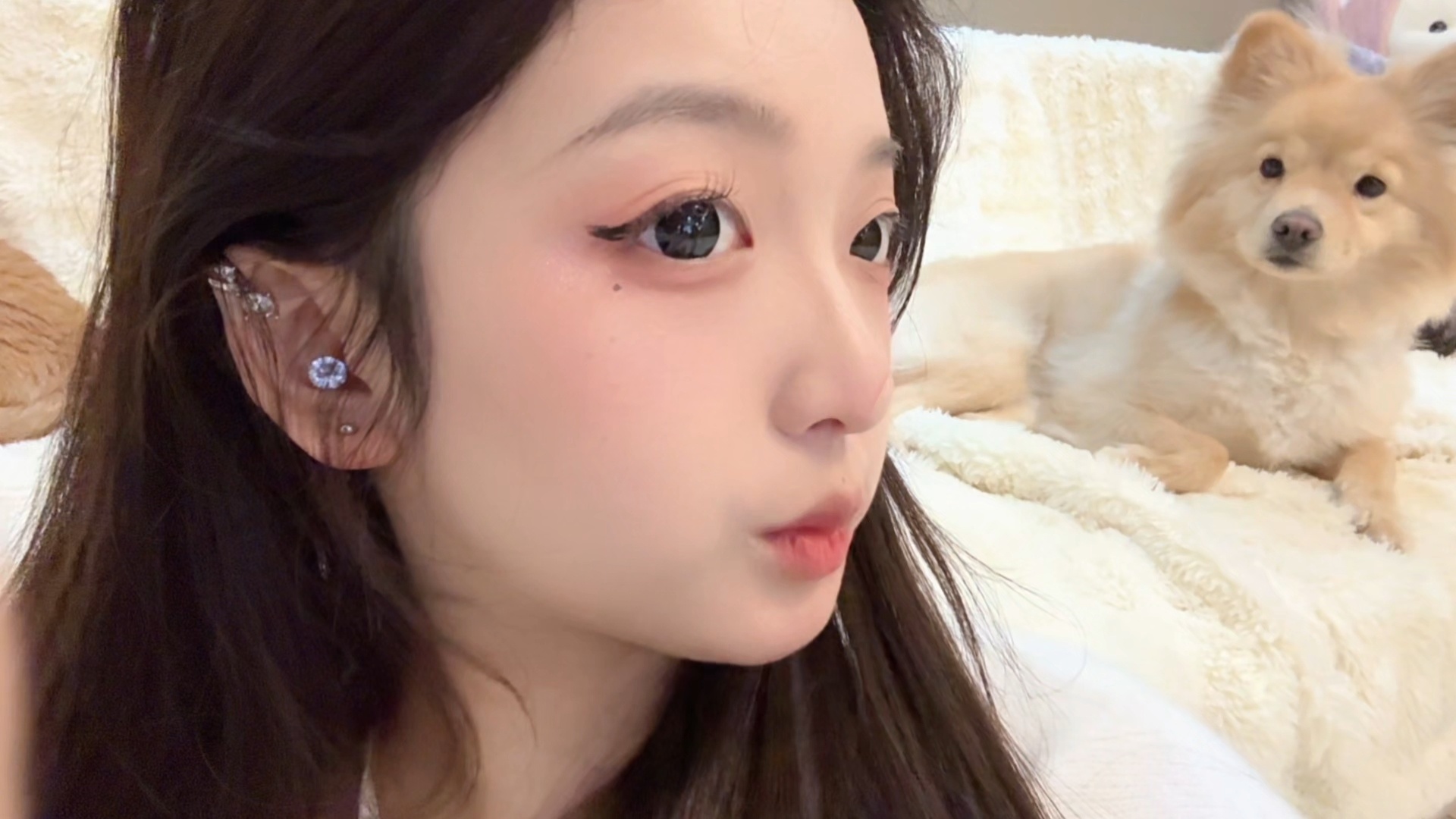 分享一下前两天的直播妆容 顺便说个顺风车故事我打了个独享顺风车，女司机风琴脚开的