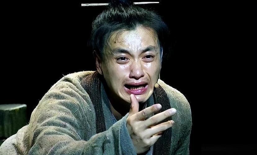 【AI演员开始有活人感了】
然而……
AI技术即使足够成熟，但其由于是基于现有演