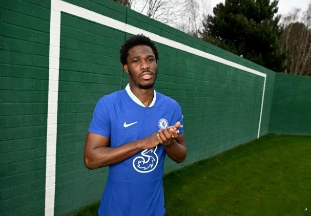 大卫·福法纳本赛季被切尔西外租至土超俱乐部卡拉古拉克，好体育透露，切尔西已召回这