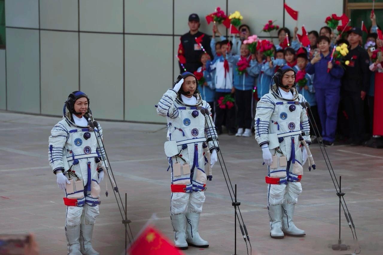 出发朱杨柱、张志远、黎家盈3名航天员领命出征！中国空中力量烽火问鼎计划中美军事力
