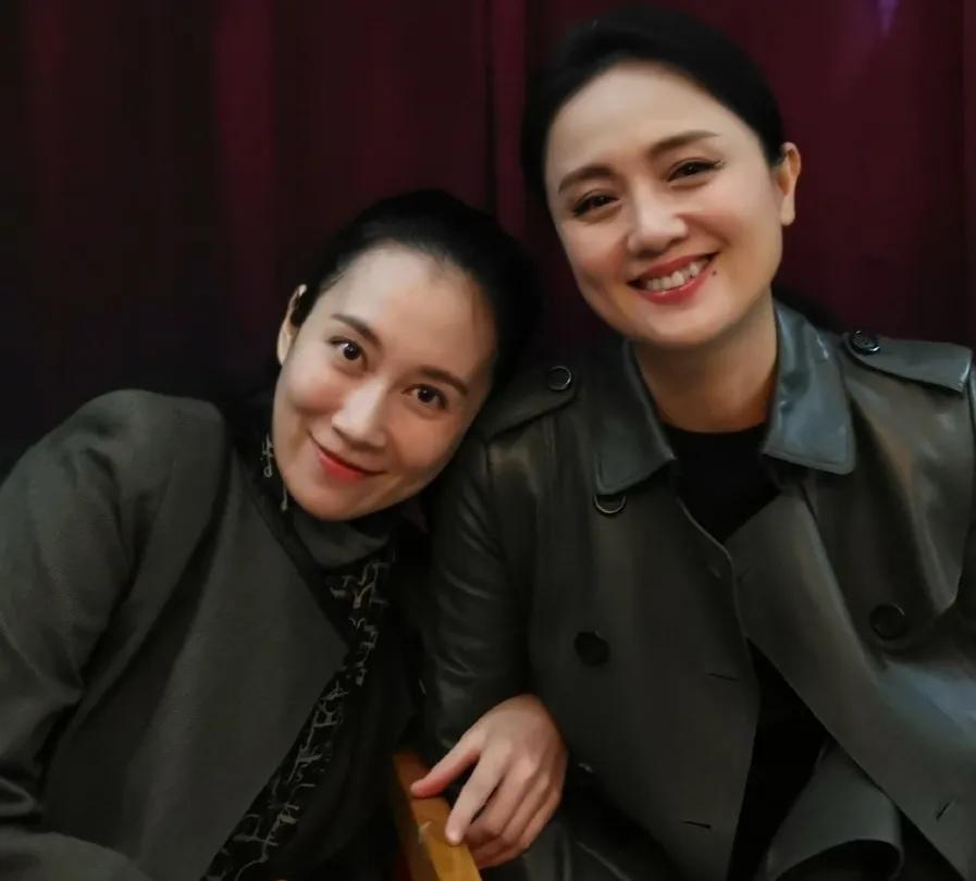 当年，温峥嵘凭借《错爱一生》大火，她对剧组说：“不是女一号的戏，别来找我。”没想