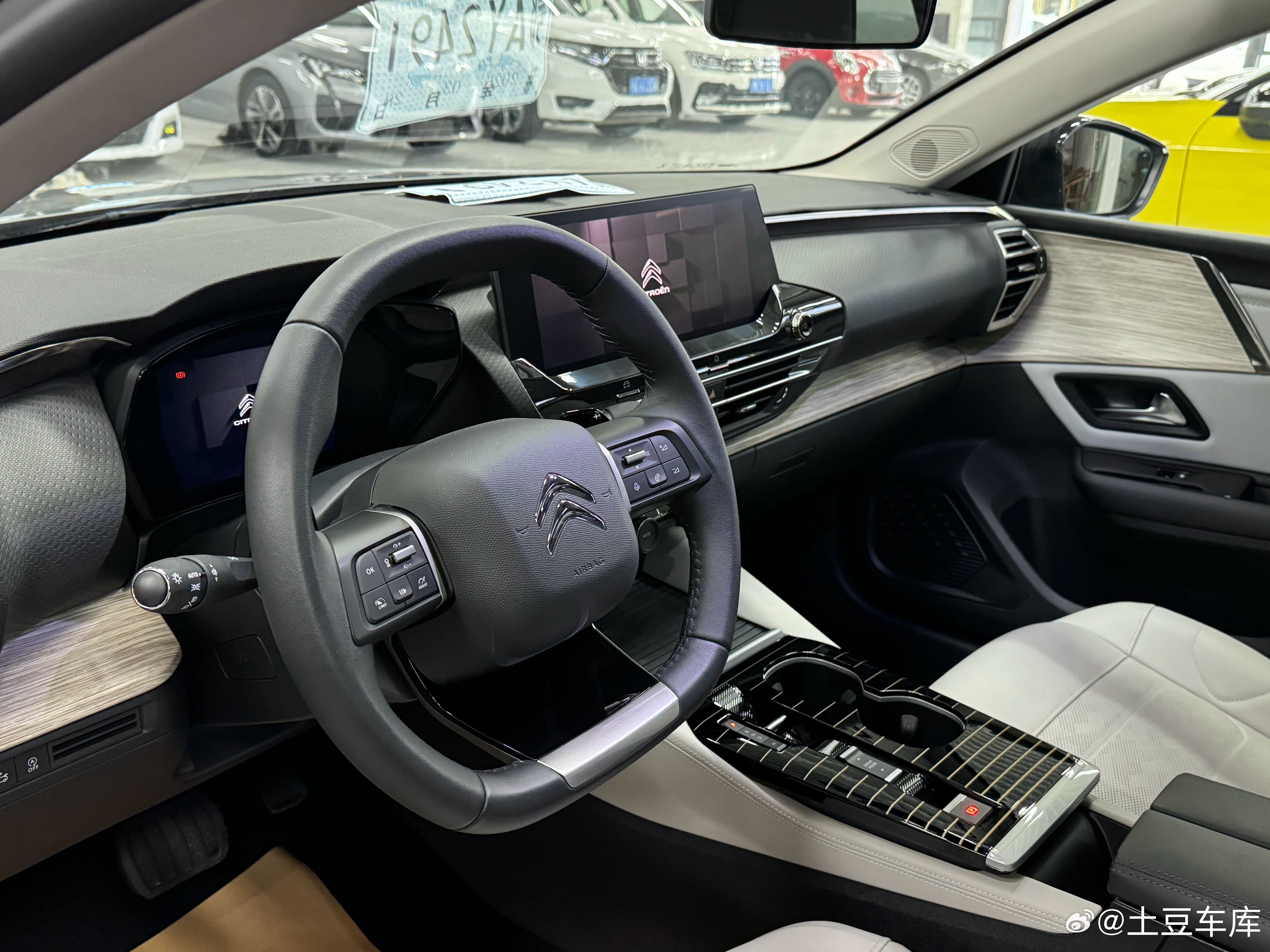 最新到店4000公里 凡尔赛  旅不凡2026年2月 原版原漆 全款车 12万多