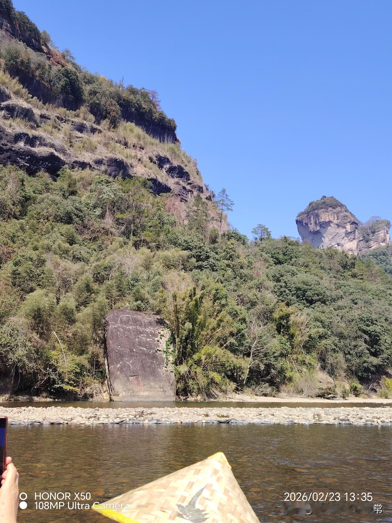 如何看待机器人“霸屏”春晚科技发展，社会进步