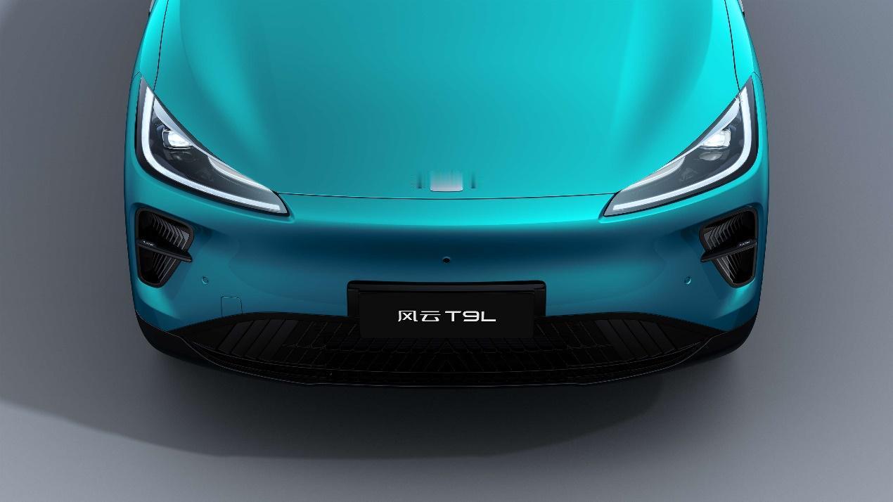 风云T9L这款车外观走简约大气路线，整体颜值看着稳重耐看，气场挺足，不过细看下来