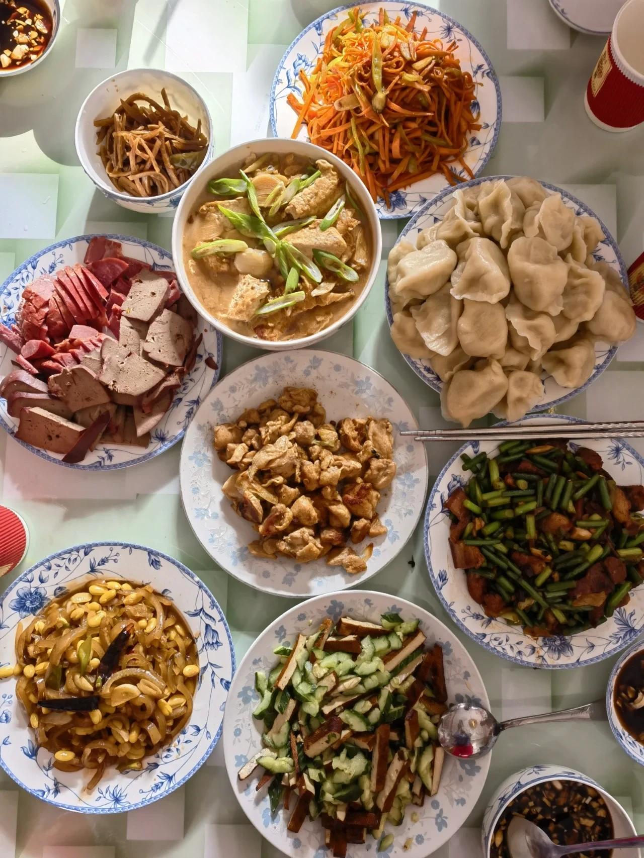 为什么在山西省外见不到山西菜的菜馆？现在终于知道了！

我有一个同事，他娶了一个