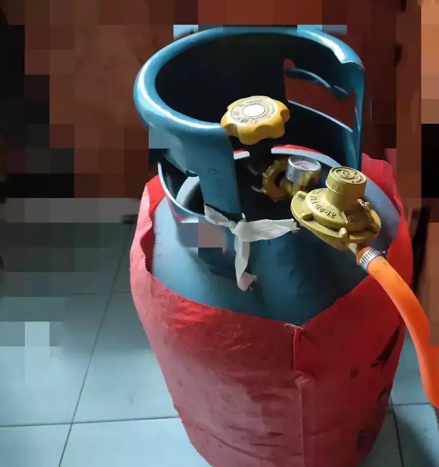 11月30日换了一瓶煤气，¥110，价格好像比上次低，上次换煤气的时间是1月24