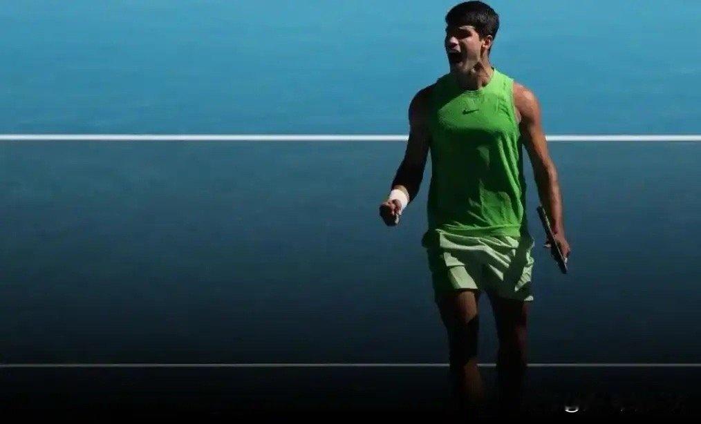 你说这小兹维列夫，是不是真就没那个拿大满贯的命啊？
眼瞅着胜利就在手边，硬是给