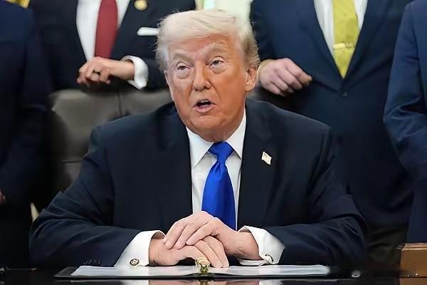 炸锅了！特朗普对伊朗下死命令：敢碰美国船，直接从地球上彻底清除！
 
真的是越闹