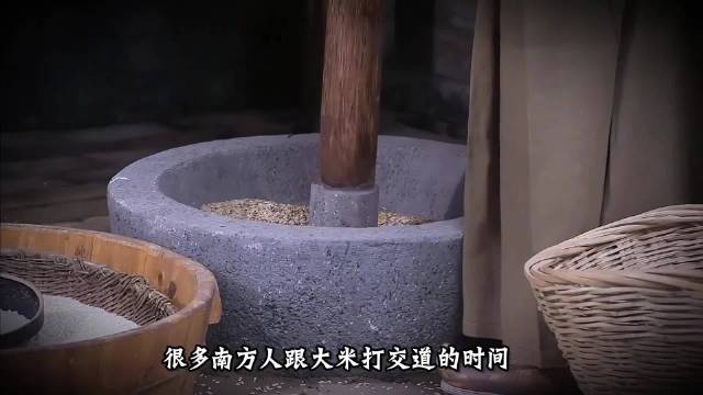 东北盛产大米，却把米粉米线这活儿全让给了南方。真不是不想做，是没那个必要。

南方跟大米打交道时间长