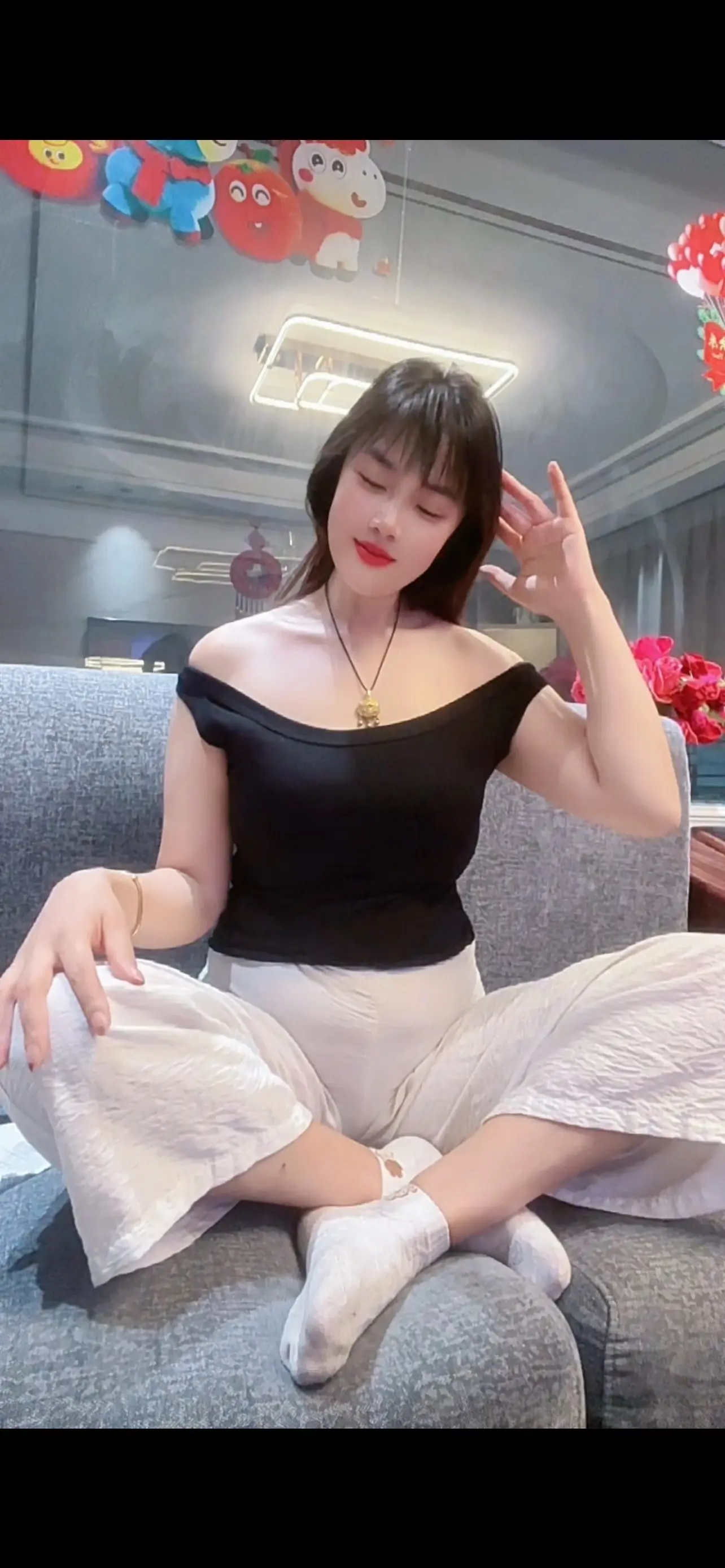 “或许我们都有无法言说的遗憾，它藏在眼泪里，落在岁月里，输在倔强里，最...