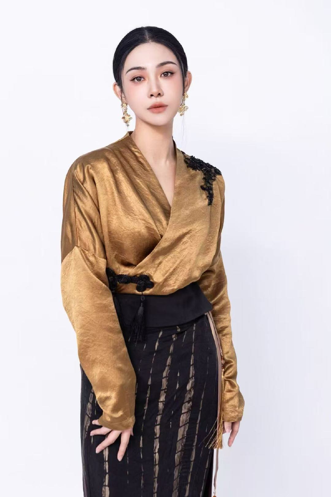 魏玉慧 相思遥 魏玉慧从一个热爱京剧的小姑娘，成长为在综艺舞台和京剧赛事上发光发